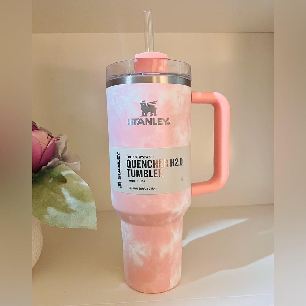 🎉LAST PIECE🎉Stanley 40 oz. Quencher H2.0 FlowState Tumbler Peach Tie‎ Dye